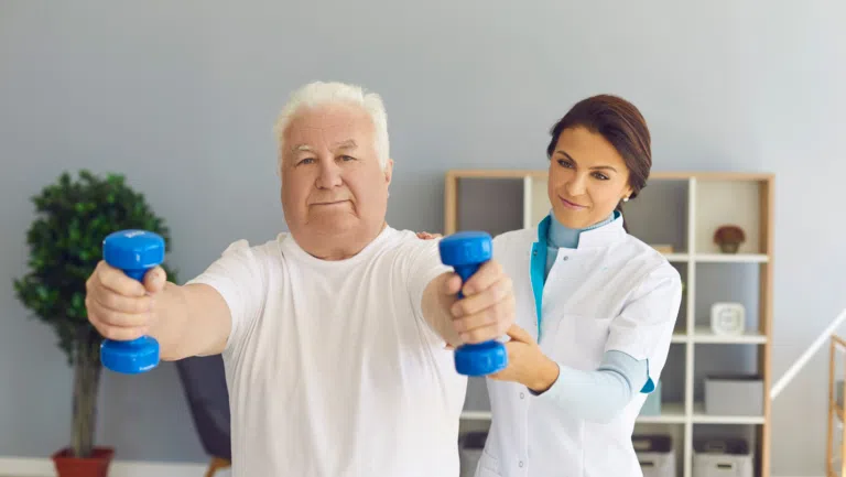 Tratamiento de artrosis en personas mayores