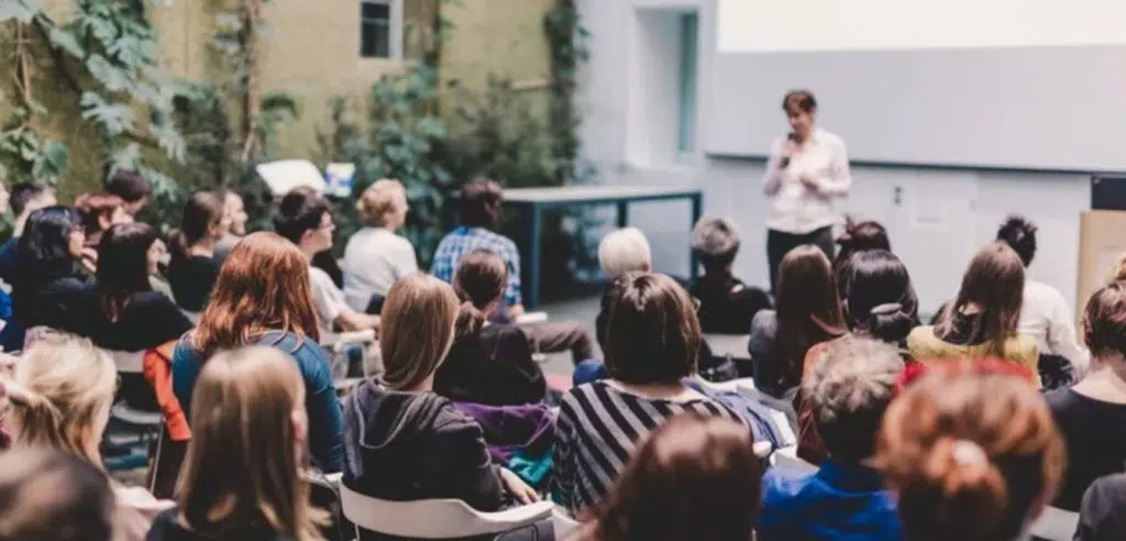 a soledad no comienza con 80, comienza décadas antes